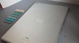 Fair
													Apple iPad 8th Gen - Wi-Fi, Silver, 128 GB, A2270, photo 4 of 7