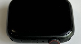 Good
													Apple Watch Series 7 45mm - Unlocked, Green, A2477 - Cellular, Aluminum, photo 3 of 6