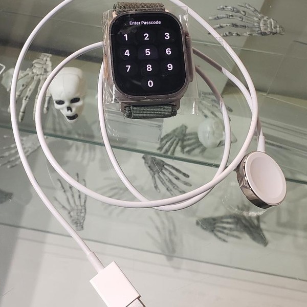 Apple Watch Ultra 2 49mm - Unlocked, Natural, A2986