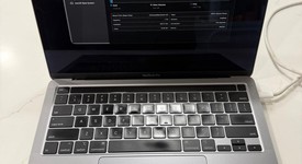 Good
													MacBook Pro 2020 - 13" - I5, Gray, 1 TB, 16 GB, photo 4 of 8