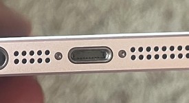 Good
													Apple iPhone SE 1st Gen 2016 - Unlocked, Rose Gold, 128 GB, A1662, photo 4 of 7