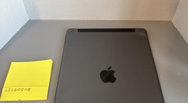 Fair
													Apple iPad 9th Gen - Unlocked, Gray, 64 GB, A2603, photo 3 of 7