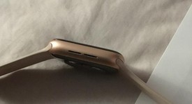 Good
													Apple Watch Series 4 44mm - Unlocked, Gold, A1976 - Cellular, Aluminum, photo 4 of 6