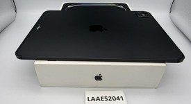 Mint
													Apple iPad Pro 11" (M5) 2025 - Unlocked, Apple M5 9-Core, Space Black, 256 GB, A3358, Standard Glass, photo 5 of 6