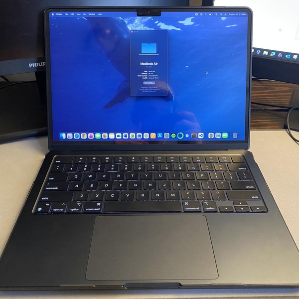 MacBook Air 2022 (M2) - 13 inch - 256 GB, Midnight, 16 GB, Apple M2