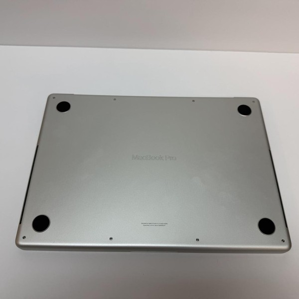 MacBook Pro Late 2023 (M3) - 14 inch - 512 GB, Silver, 8 GB, Apple M3, 10-core GPU