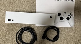 Mint
													Xbox Series S (2020) - White, 512 GB, photo 2 of 4