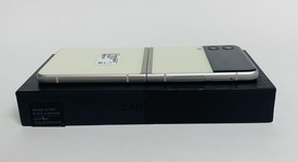 Mint
													Samsung Galaxy Z Flip3 5G - Verizon, Cream, 128 GB, 8 GB, SM-F711U, photo 4 of 9