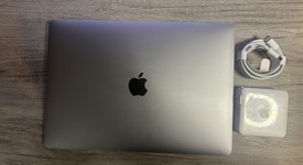 Good
													MacBook Pro 2020 - 13" - I5, Gray, 512 GB, 16 GB, photo 2 of 8