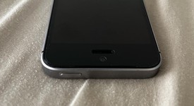 Fair
													Apple iPhone SE 1st Gen 2016 - Unlocked, Grey, 64 GB, A1662, photo 3 of 4