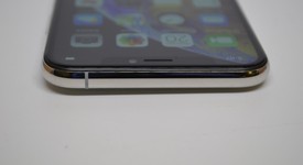 Good
													Apple iPhone Xs - Unlocked, Silver, 64 GB, A1920, photo 3 of 11
