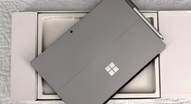 Mint
													Microsoft Surface Pro 4 - 12.3 Inch - Wi-Fi, Black & Silver, 128 GB, 4 GB, photo 1 of 7