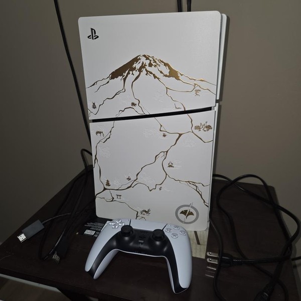 PlayStation 5 Slim Standard Edition (2023) - Gold, 1 TB, Ghost of Yotei