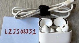 Used
													Apple AirPods Pro 2nd Gen - Lightning, photo 2 of 2