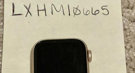 Good
													Apple Watch SE 1st Gen 40mm - Gold, A2351 - GPS, Aluminum, photo 3 of 9