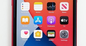 Mint
													Apple iPhone 11 - Xfinity, Red, 64 GB, A2111, photo 1 of 1