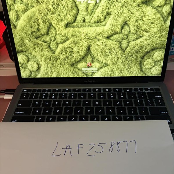 MacBook Air 2020 - 13 inch - 256 GB, Gray, 8 GB, Intel Core i3