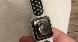 Good
													Apple Watch Series 4 40mm - Unlocked, Silver, A1975 - Cellular, Nike, photo 1 of 10