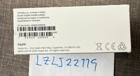New
													Apple AirPods 4th Gen - Active Noise Cancellation, photo 4 of 4