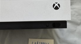 Fair
													Xbox One S (2016) - White, 500 GB, photo 5 of 8