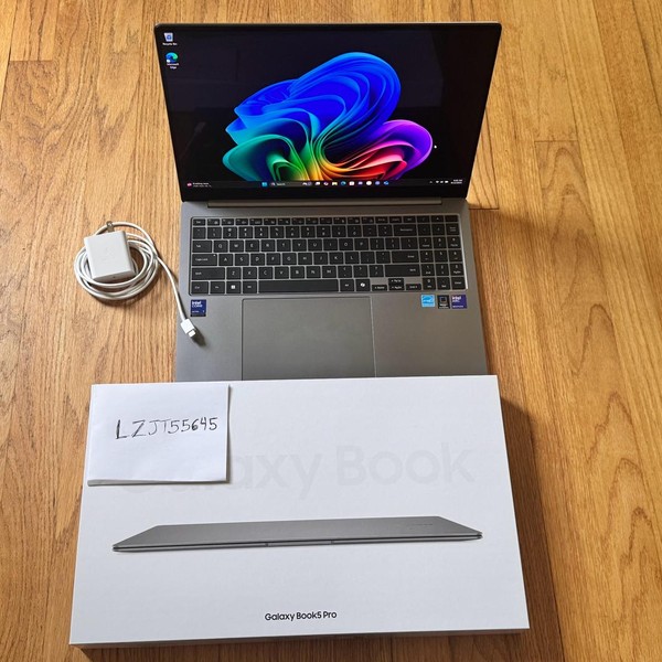 Samsung Galaxy Book5 Pro - Gray, 1 TB, 16 GB, 16 inch