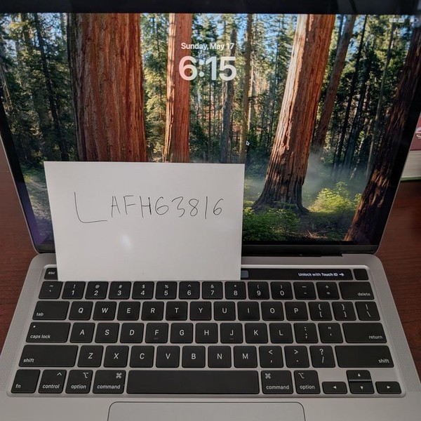 MacBook Pro 2020 - 13 inch - 256 GB, Gray, 8 GB, Intel Core i5
