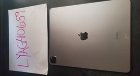 Good
													Apple iPad Pro 12.9" 6th Gen 2022 - Wi-Fi, Silver, 256 GB, photo 1 of 11