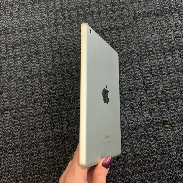 Apple iPad Mini 2 Retina - Wi-Fi, 16 GB, Silver