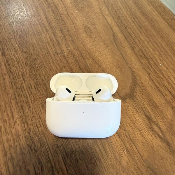 Apple AirPods Pro 2 - Lightning