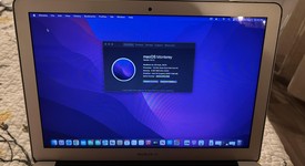 Good
													MacBook Air 2017 - 13" - I5, Silver, 128 GB, 8 GB, photo 3 of 10