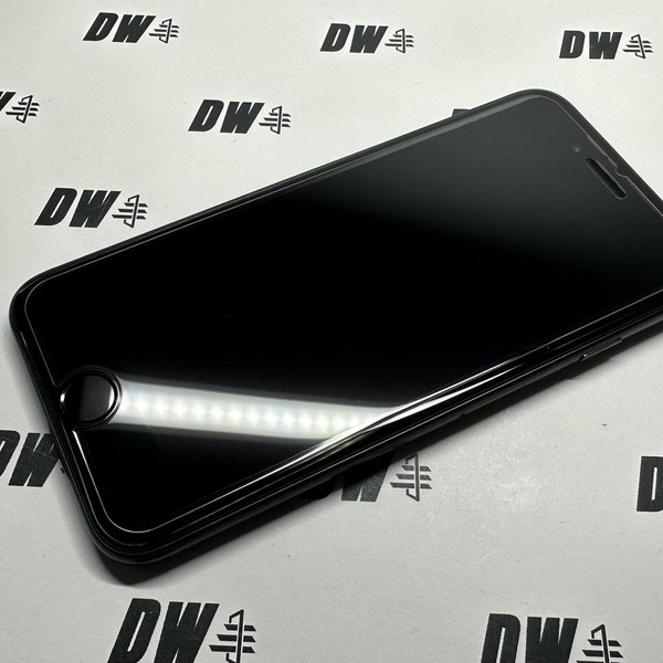 Apple iPhone SE 3rd Gen 2022 - Unlocked, 64 GB, Midnight, A2595