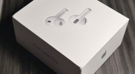 New
													Apple AirPods Pro 3, photo 2 of 3