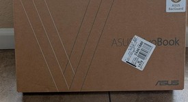 New
													Asus Vivobook Laptop, photo 1 of 3