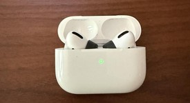 Used
													Apple AirPods Pro 1st Gen - Wireless Case, photo 3 of 4