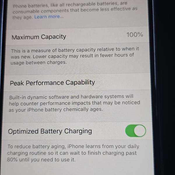 Apple iPhone SE 3rd Gen 2022 - Unlocked, 64 GB, Midnight, A2595