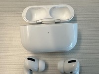 Apple AirPods Pro 1st Gen