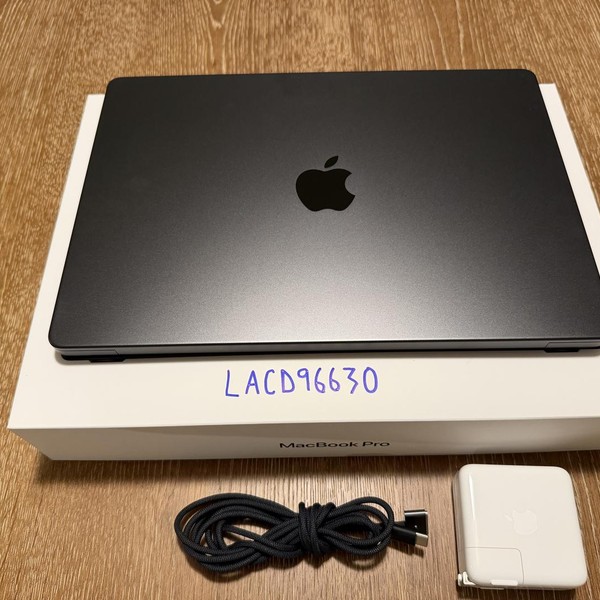 MacBook Pro 2025 - 14 inch - 512 GB, Space Black, 16 GB, Apple M5