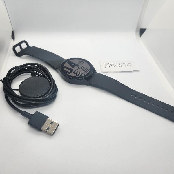 Samsung Galaxy Watch5 - Unlocked, Graphite, 40mm