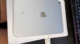 Mint
													Apple iPad 10th Gen - Unlocked, Silver, 64 GB, A2757, photo 2 of 6