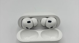 Used
													Apple AirPods Pro 2 - Lightning, photo 3 of 5