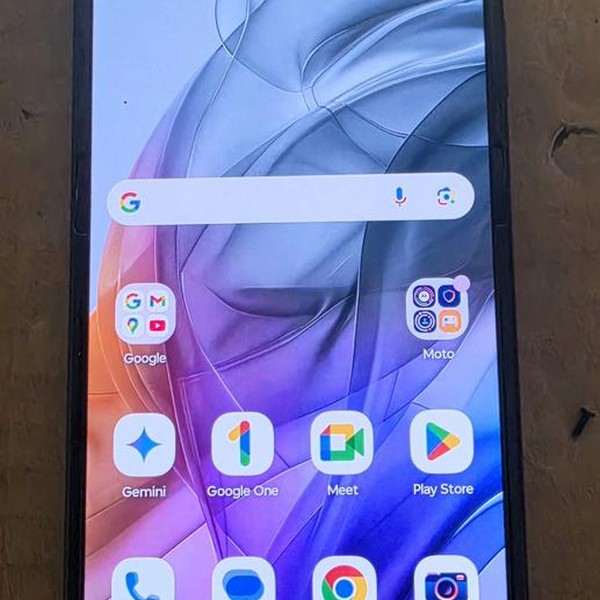 Motorola Razr (2024) - Unlocked, 256 GB, Gray, 8 GB