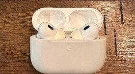 Used
													Apple AirPods Pro 2 - Lightning, photo 3 of 3