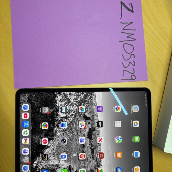 Apple iPad Pro 13 inch (M4) 2024 - Unlocked, 256 GB, Black, 8 GB, A2926, Standard Glass