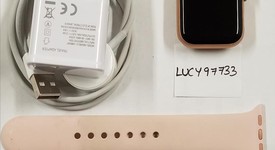 Good
													Apple Watch Series 4 40mm - T-Mobile, Gold, A1975 - Cellular, Aluminum, photo 4 of 4