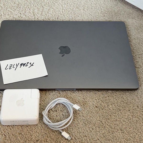 MacBook Pro 2019 - 16 inch - 1 TB, Gray, 32 GB, Intel Core i9