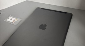 Good
													Apple iPad 9th Gen - Unlocked, Gray, 64 GB, A2603, photo 5 of 6