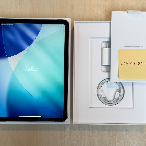 Apple iPad Air (5th Gen) - Wi-Fi, 64 GB, Blue, A2588