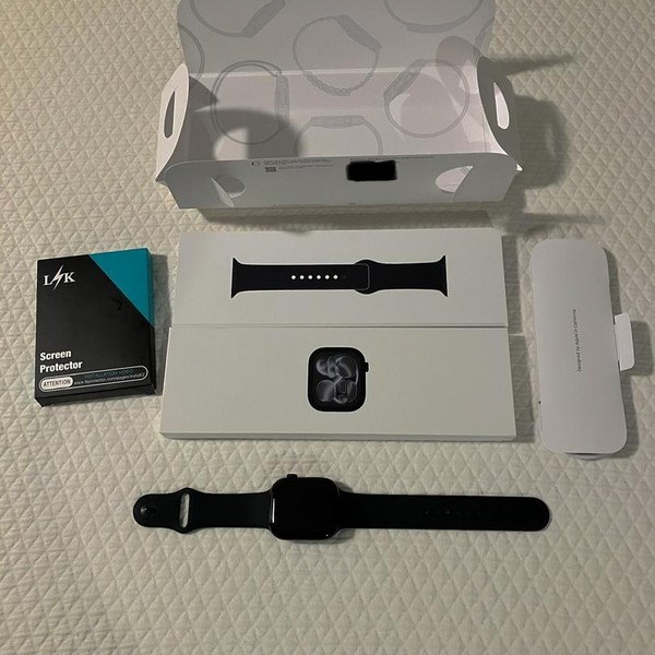 Apple Watch Series 11 46mm - Jet Black, A3333 - GPS, Aluminum