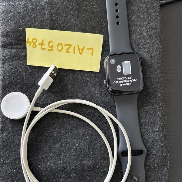 Apple Watch Series 5 44mm - Gray, A2093 - GPS, Aluminum