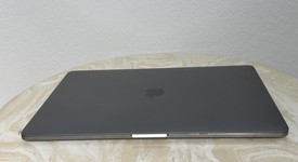 Good
													MacBook Pro 2017 (With Touch Bar) - 15" - I7, Gray, 512 GB, 16 GB, photo 5 of 11
